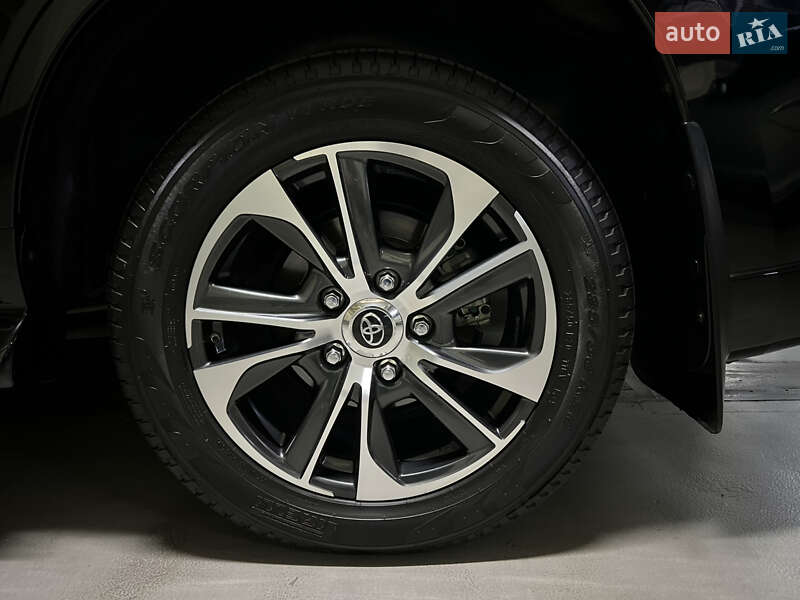 Внедорожник / Кроссовер Toyota Land Cruiser 2020 в Днепре