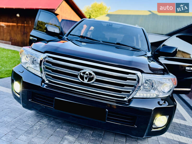 Toyota Land Cruiser 2012