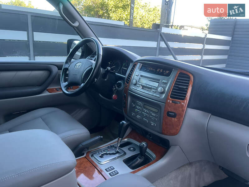 Внедорожник / Кроссовер Toyota Land Cruiser 2006 в Днепре