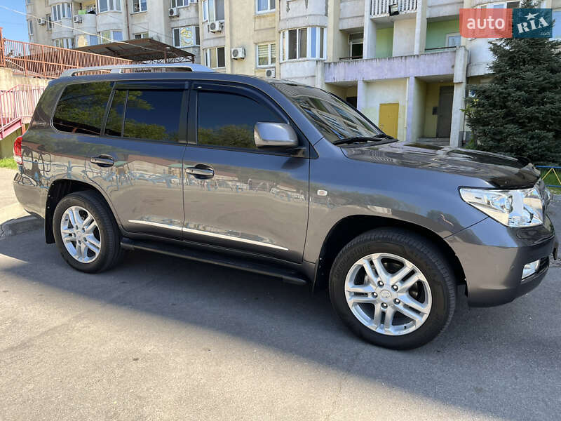Внедорожник / Кроссовер Toyota Land Cruiser 2011 в Киеве фото 11 Внедорожник / Кроссовер Toyota Land Cruiser 2011 в Киеве