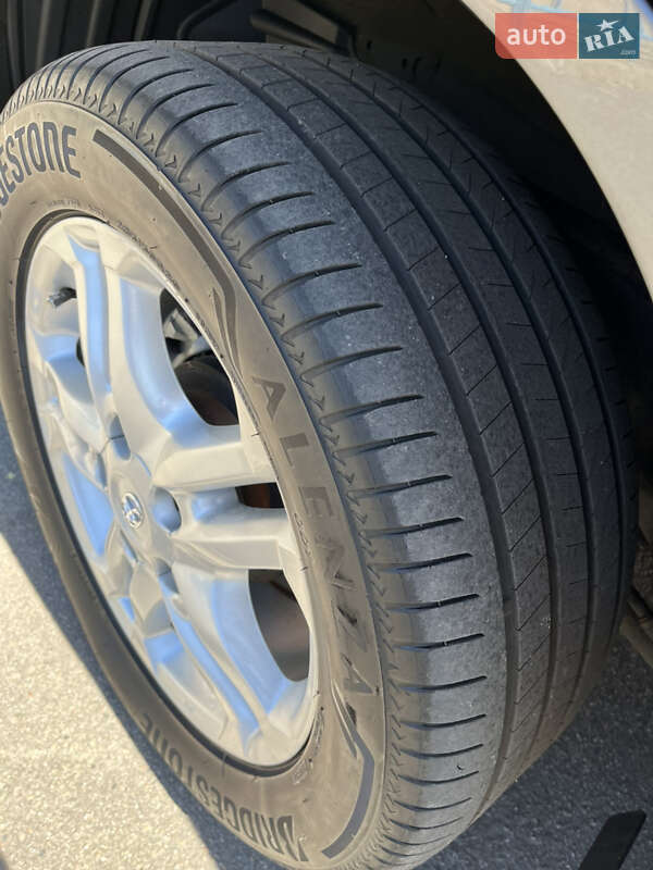 Внедорожник / Кроссовер Toyota Land Cruiser 2011 в Киеве фото 21 Внедорожник / Кроссовер Toyota Land Cruiser 2011 в Киеве