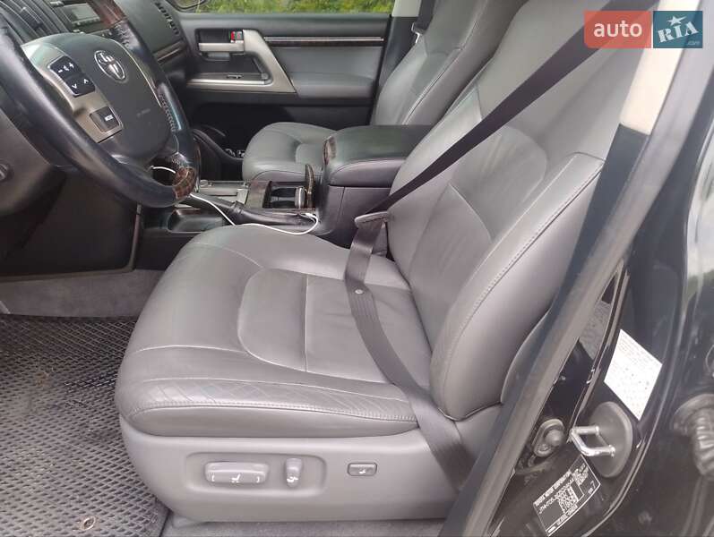 Внедорожник / Кроссовер Toyota Land Cruiser 2008 в Вараше