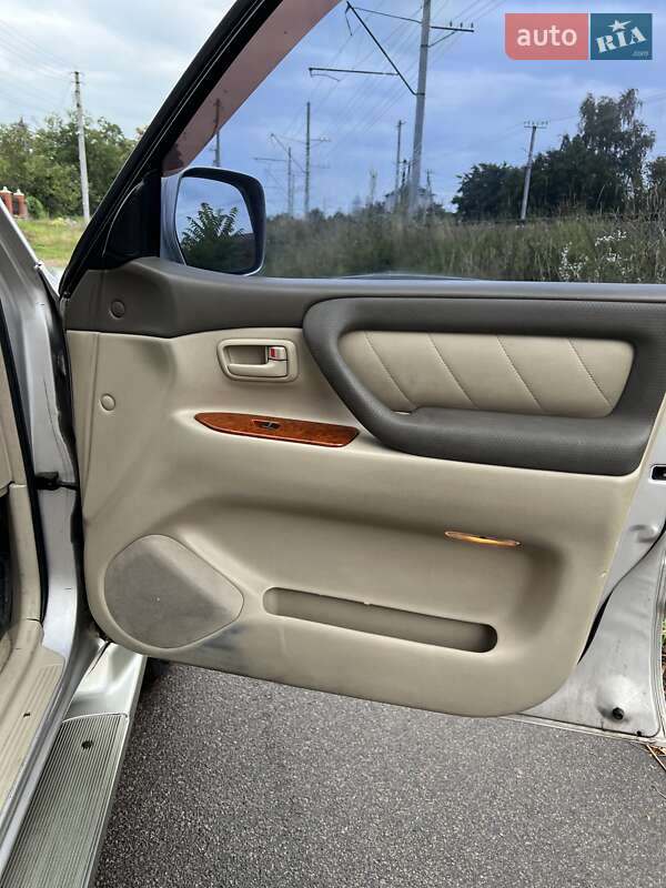 Внедорожник / Кроссовер Toyota Land Cruiser 2004 в Василькове