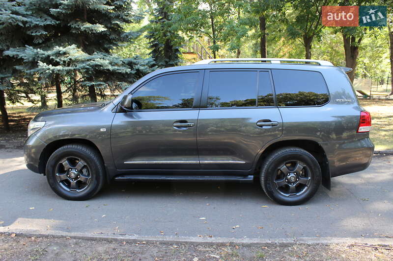 Внедорожник / Кроссовер Toyota Land Cruiser 2011 в Кривом Роге