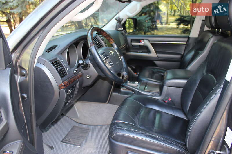 Внедорожник / Кроссовер Toyota Land Cruiser 2011 в Кривом Роге