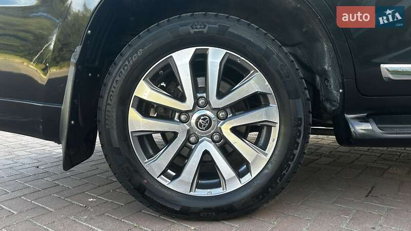 Внедорожник / Кроссовер Toyota Land Cruiser 2016 в Черновцах