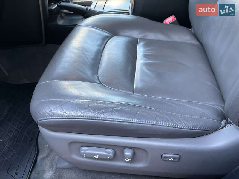 Внедорожник / Кроссовер Toyota Land Cruiser 2008 в Ровно фото 15 Внедорожник / Кроссовер Toyota Land Cruiser 2008 в Ровно