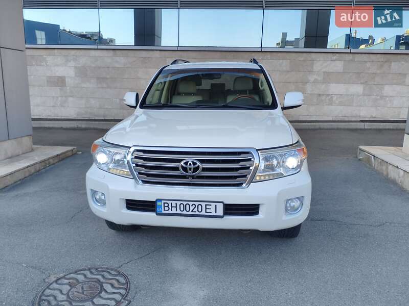 Внедорожник / Кроссовер Toyota Land Cruiser 2014 в Киеве фото 3 Внедорожник / Кроссовер Toyota Land Cruiser 2014 в Киеве