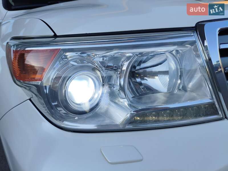 Внедорожник / Кроссовер Toyota Land Cruiser 2014 в Киеве фото 14 Внедорожник / Кроссовер Toyota Land Cruiser 2014 в Киеве