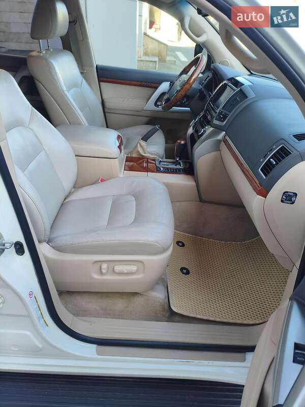 Внедорожник / Кроссовер Toyota Land Cruiser 2014 в Киеве фото 37 Внедорожник / Кроссовер Toyota Land Cruiser 2014 в Киеве