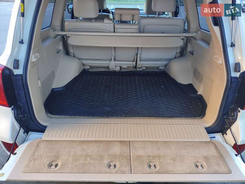 Внедорожник / Кроссовер Toyota Land Cruiser 2014 в Киеве фото 17 Внедорожник / Кроссовер Toyota Land Cruiser 2014 в Киеве