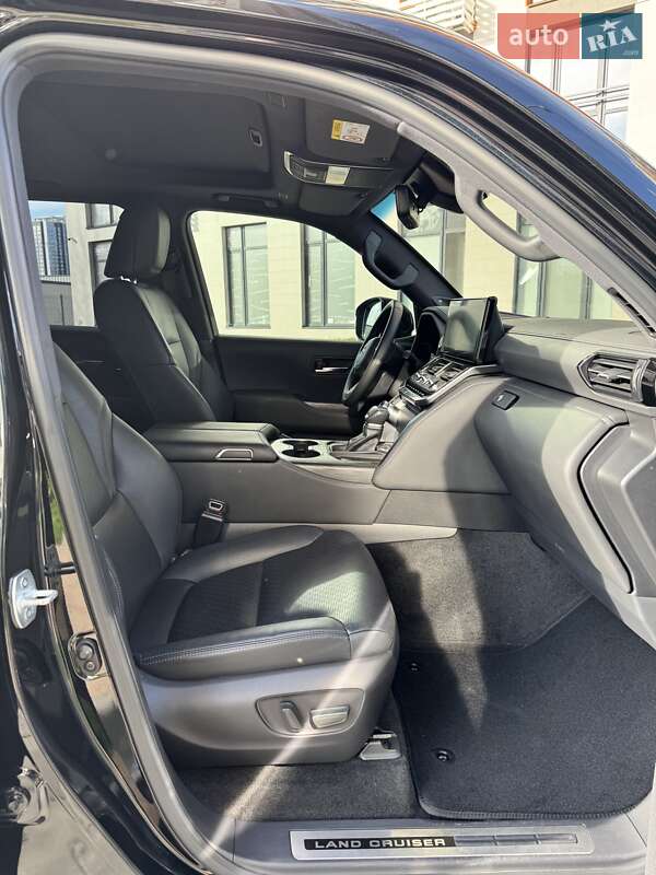 Внедорожник / Кроссовер Toyota Land Cruiser 2021 в Киеве