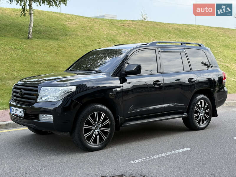 Toyota Land Cruiser 2011