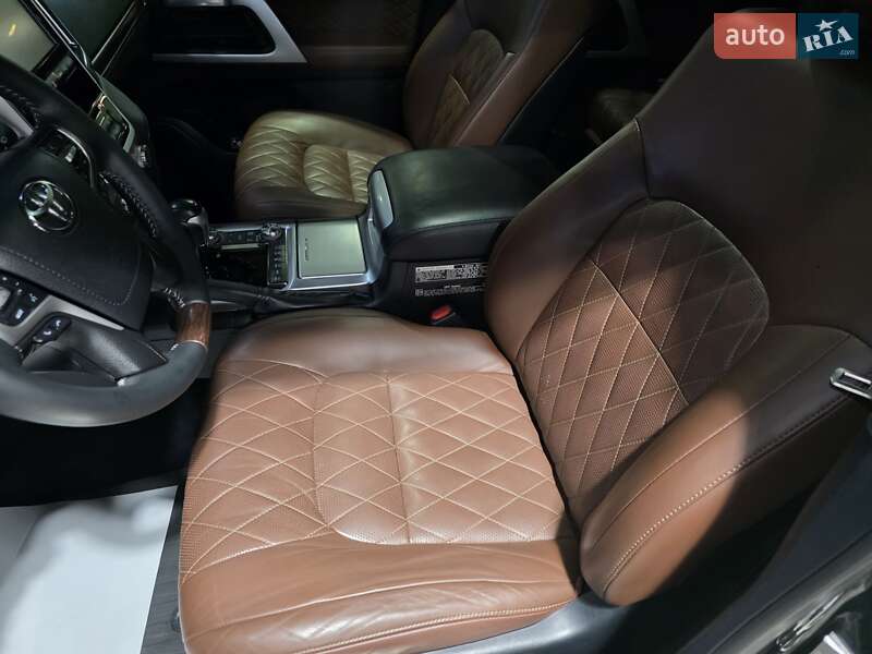 Внедорожник / Кроссовер Toyota Land Cruiser 2018 в Коломые