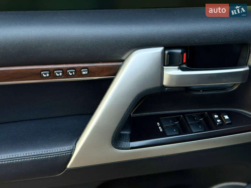 Внедорожник / Кроссовер Toyota Land Cruiser 2016 в Харькове