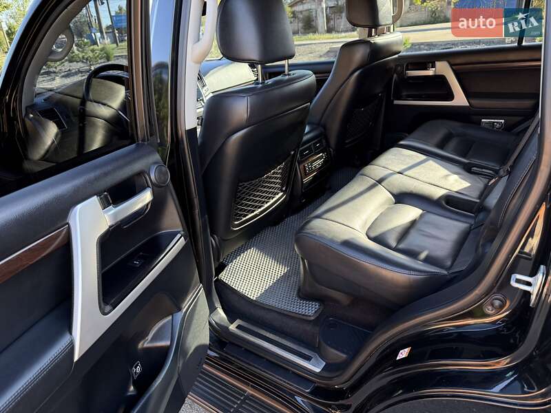 Внедорожник / Кроссовер Toyota Land Cruiser 2018 в Кривом Роге