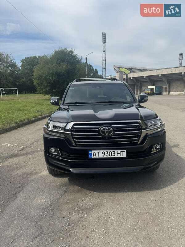 Внедорожник / Кроссовер Toyota Land Cruiser 2018 в Ивано-Франковске