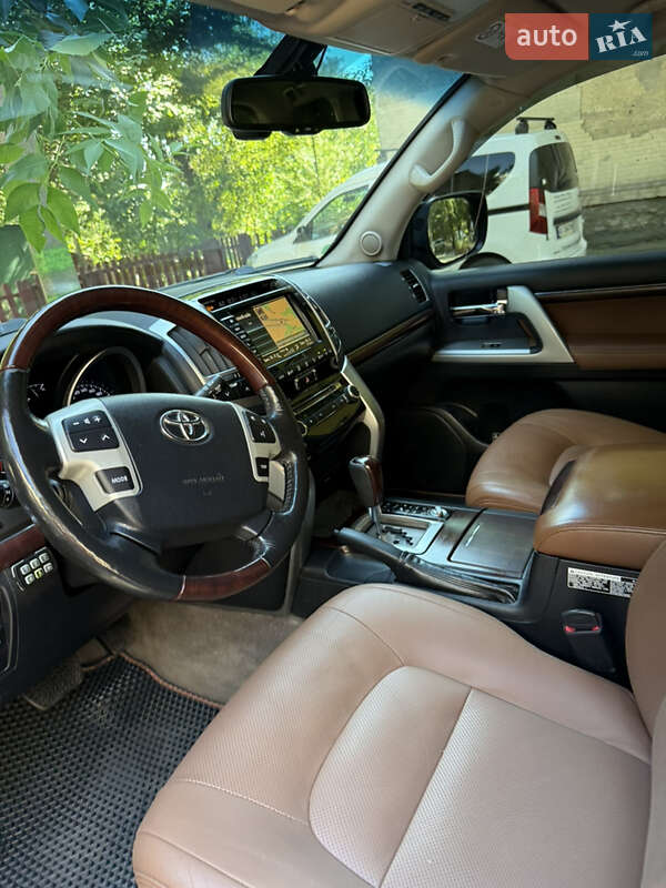 Внедорожник / Кроссовер Toyota Land Cruiser 2014 в Киеве