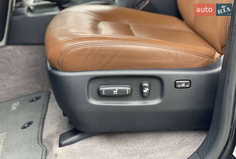 Внедорожник / Кроссовер Toyota Land Cruiser 2014 в Киеве