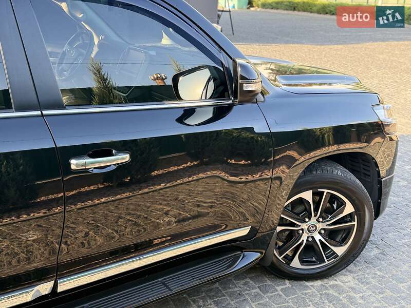 Внедорожник / Кроссовер Toyota Land Cruiser 2020 в Коростышеве