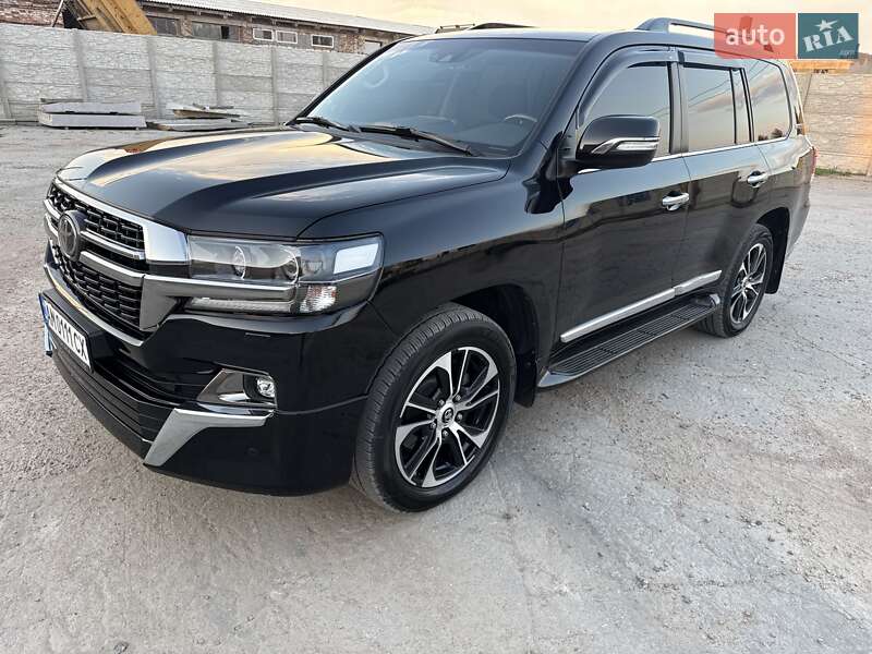 Внедорожник / Кроссовер Toyota Land Cruiser 2020 в Коростышеве
