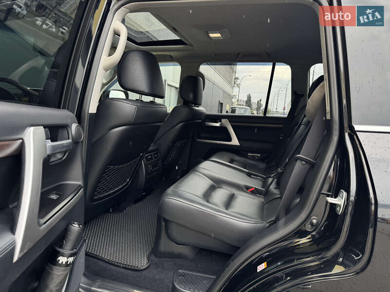 Внедорожник / Кроссовер Toyota Land Cruiser 2017 в Киеве