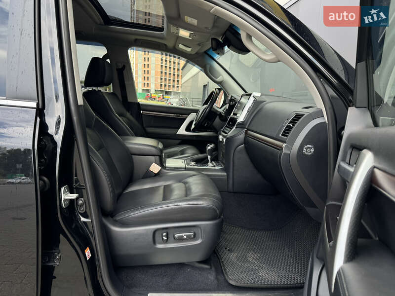 Внедорожник / Кроссовер Toyota Land Cruiser 2017 в Киеве