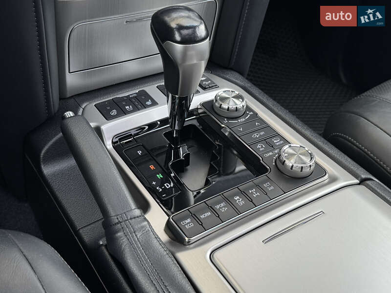 Внедорожник / Кроссовер Toyota Land Cruiser 2017 в Киеве