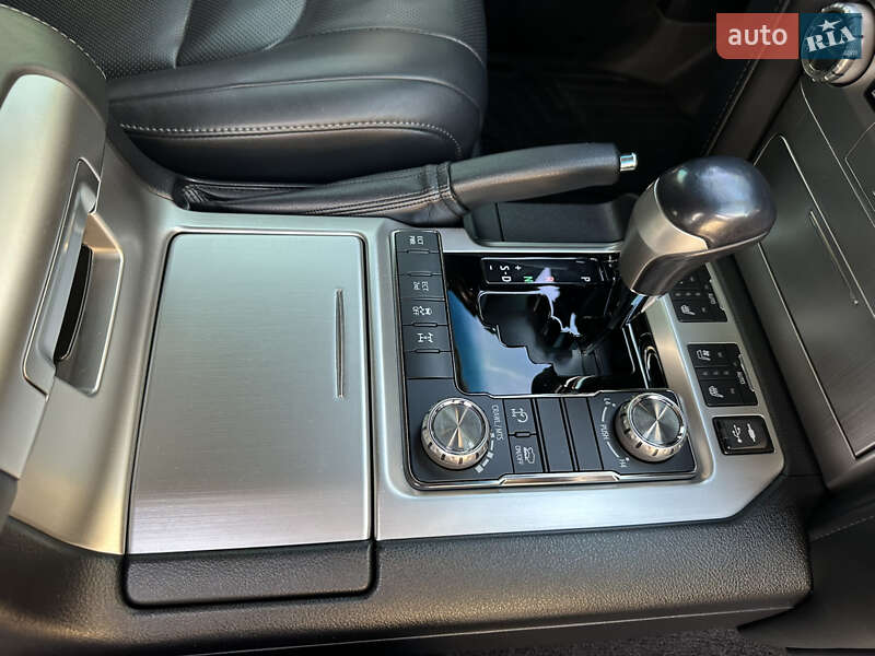 Внедорожник / Кроссовер Toyota Land Cruiser 2016 в Днепре