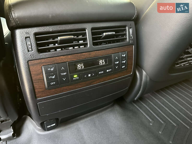 Внедорожник / Кроссовер Toyota Land Cruiser 2016 в Днепре