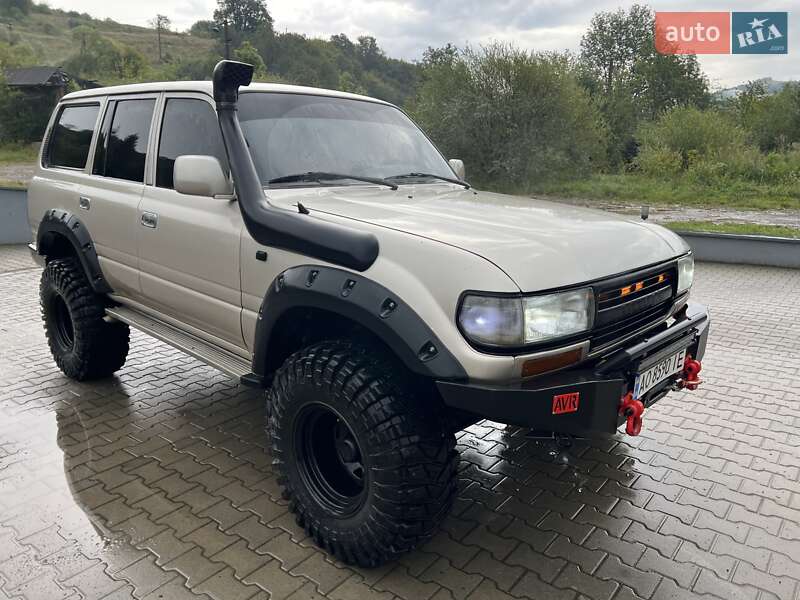 Внедорожник / Кроссовер Toyota Land Cruiser 1995 в Воловце