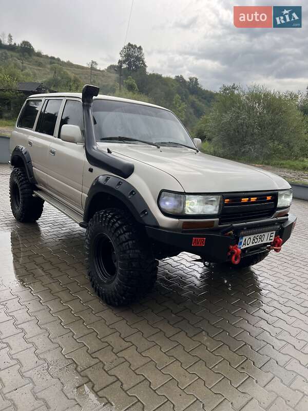 Внедорожник / Кроссовер Toyota Land Cruiser 1995 в Воловце