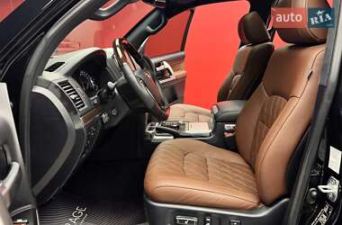 Внедорожник / Кроссовер Toyota Land Cruiser 2018 в 