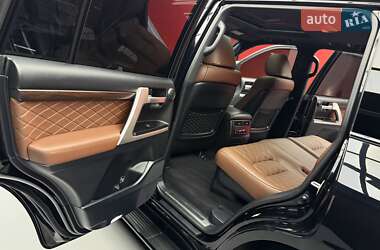 Внедорожник / Кроссовер Toyota Land Cruiser 2018 в 