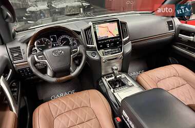 Внедорожник / Кроссовер Toyota Land Cruiser 2018 в 