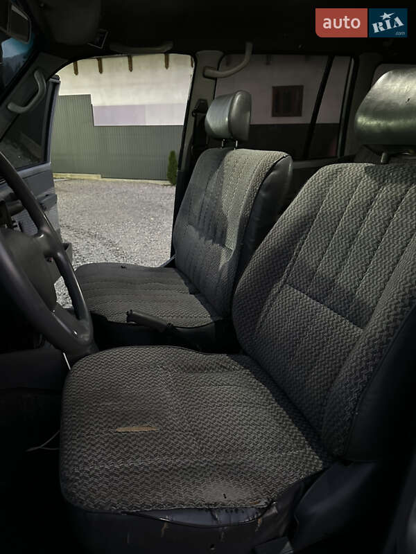 Внедорожник / Кроссовер Toyota Land Cruiser 1994 в Рахове