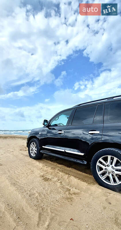 Внедорожник / Кроссовер Toyota Land Cruiser 2011 в Киеве фото 10 Внедорожник / Кроссовер Toyota Land Cruiser 2011 в Киеве