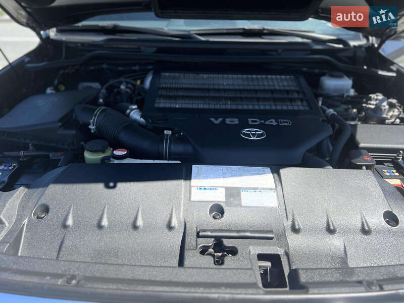 Внедорожник / Кроссовер Toyota Land Cruiser 2017 в Ужгороде