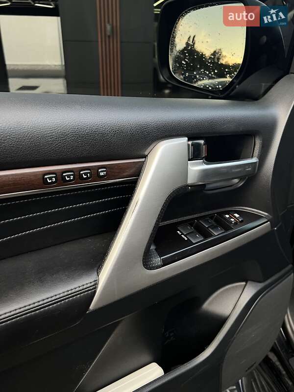 Внедорожник / Кроссовер Toyota Land Cruiser 2019 в Черкассах