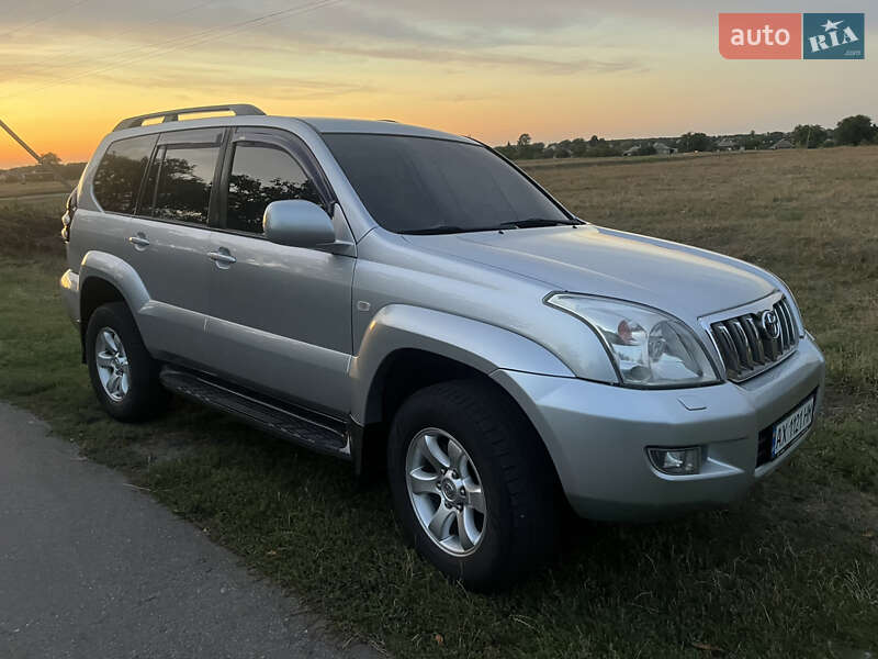 Внедорожник / Кроссовер Toyota Land Cruiser 2005 в Краснограде