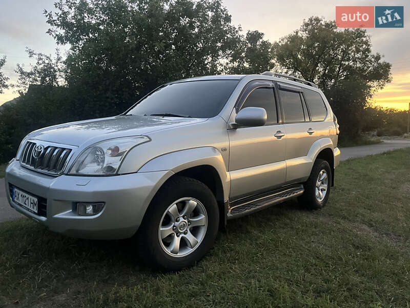 Внедорожник / Кроссовер Toyota Land Cruiser 2005 в Краснограде