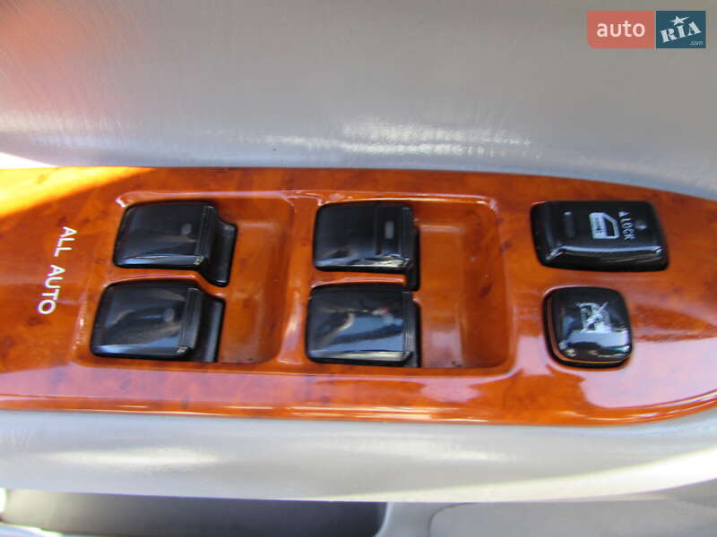 Внедорожник / Кроссовер Toyota Land Cruiser 2004 в Кропивницком