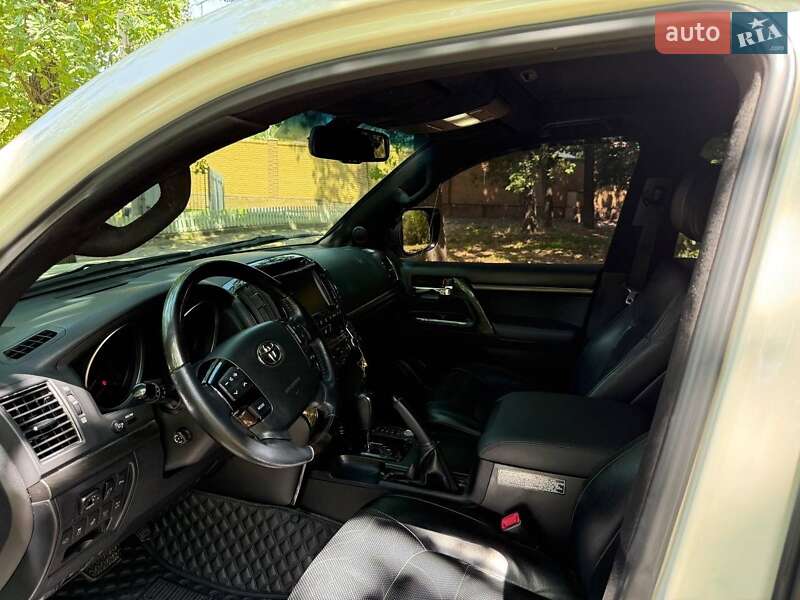 Внедорожник / Кроссовер Toyota Land Cruiser 2013 в Запорожье