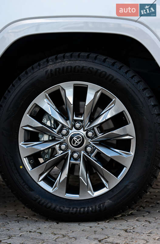 Позашляховик / Кросовер Toyota Land Cruiser 2023 в Чернівцях фото 9 Позашляховик / Кросовер Toyota Land Cruiser 2023 в Чернівцях