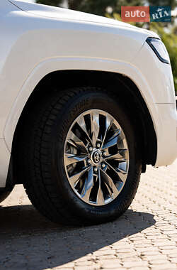 Внедорожник / Кроссовер Toyota Land Cruiser 2023 в 