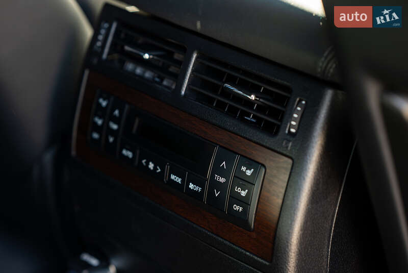 Позашляховик / Кросовер Toyota Land Cruiser 2020 в Чернівцях