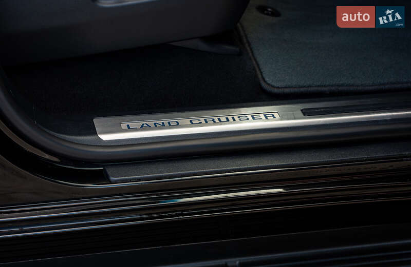 Позашляховик / Кросовер Toyota Land Cruiser 2020 в Чернівцях