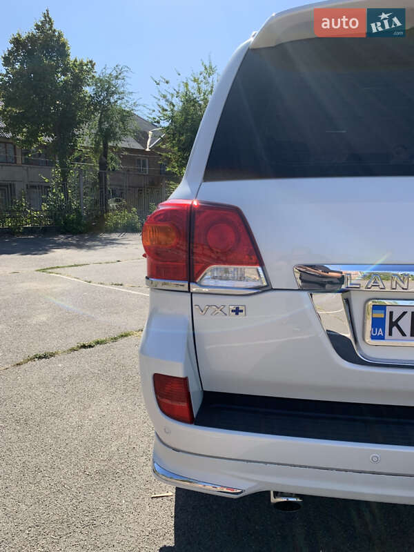 Внедорожник / Кроссовер Toyota Land Cruiser 2013 в Кривом Роге