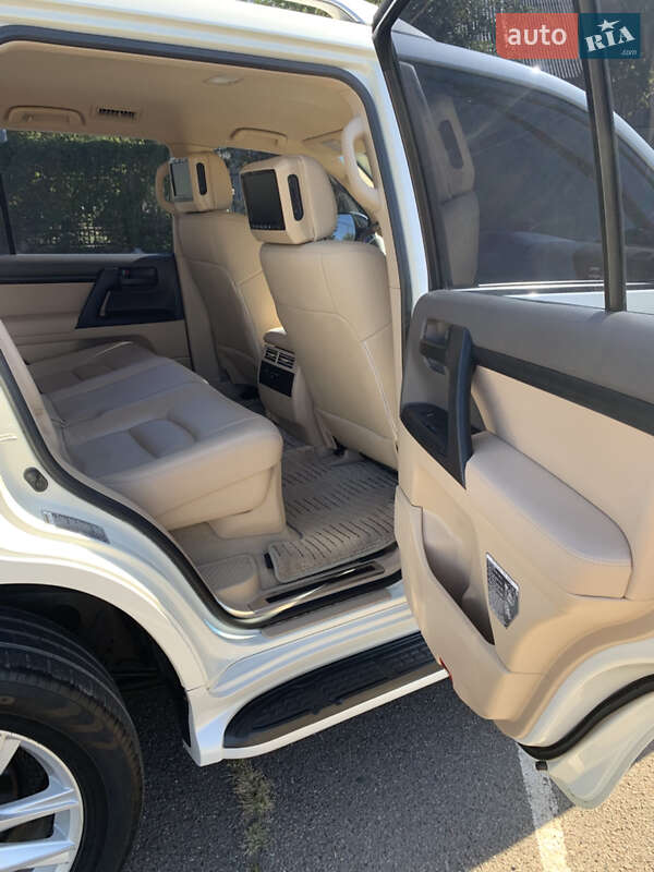 Внедорожник / Кроссовер Toyota Land Cruiser 2013 в Кривом Роге