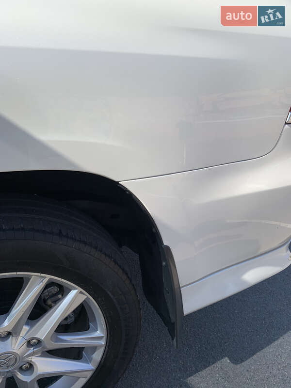 Внедорожник / Кроссовер Toyota Land Cruiser 2013 в Кривом Роге